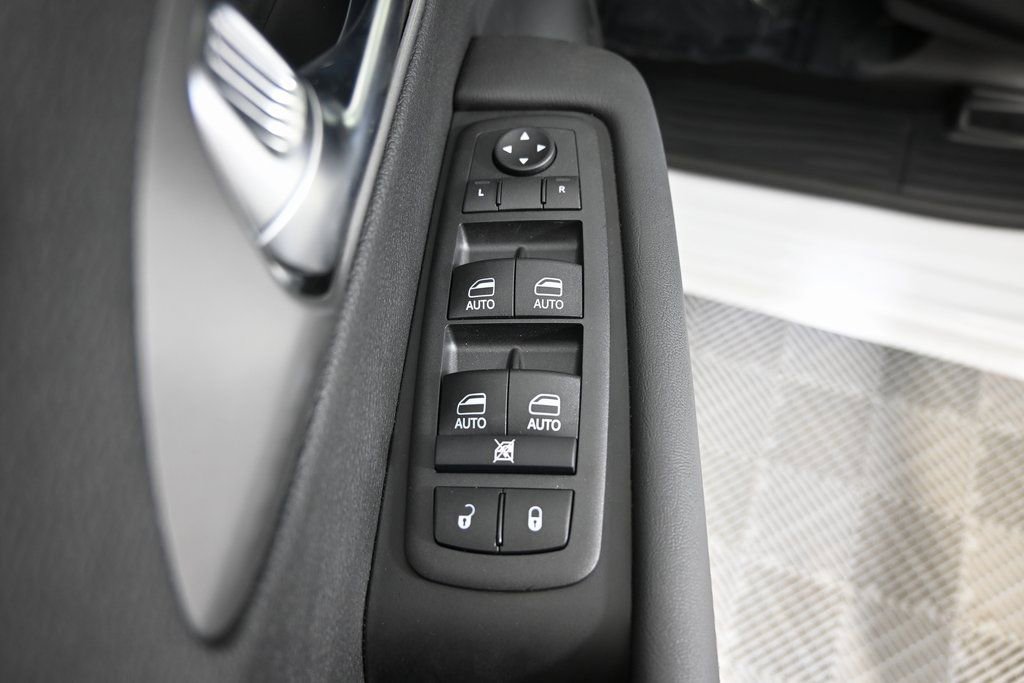 New 2026 Chrysler Pacifica Select image 20