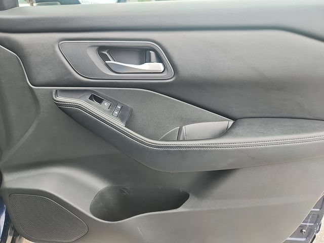 Used 2024 Nissan Rogue SV AWD/4WD image 33