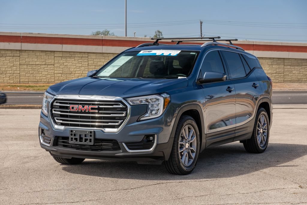 Used 2024 GMC Terrain SLT w/ Infotainment Package II FWD image 4