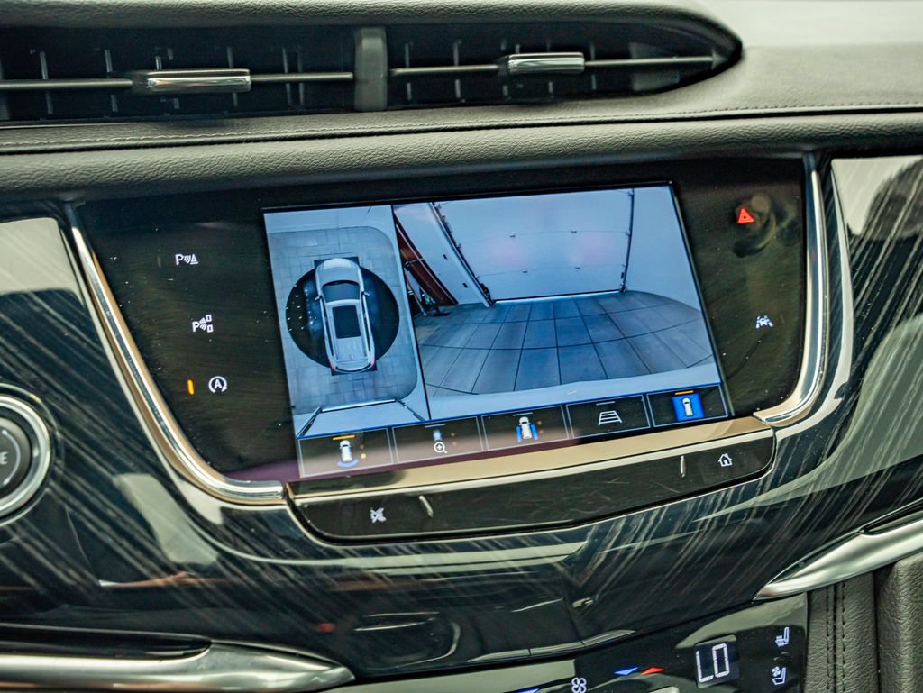 Used 2025 Cadillac XT6 Premium Luxury w/ Technology Package AWD/4WD image 26