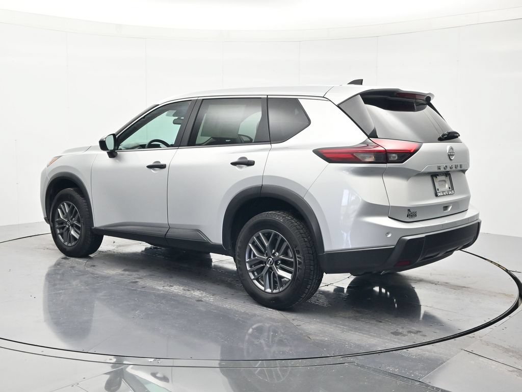 Used 2024 Nissan Rogue S FWD image 7