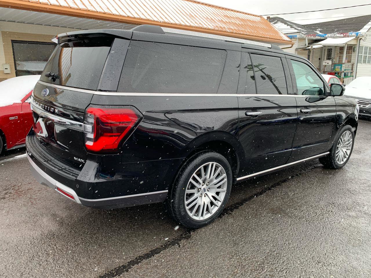 Used 2024 Ford Expedition Max Limited image 5