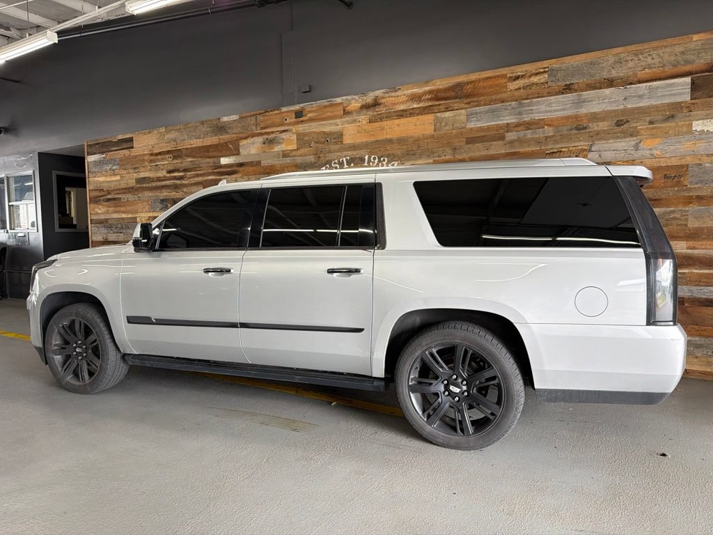 Used 2016 Cadillac Escalade ESV Premium AWD/4WD image 10