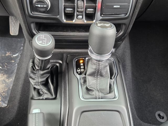 New 2026 Jeep Wrangler Unlimited Sahara AWD/4WD image 18