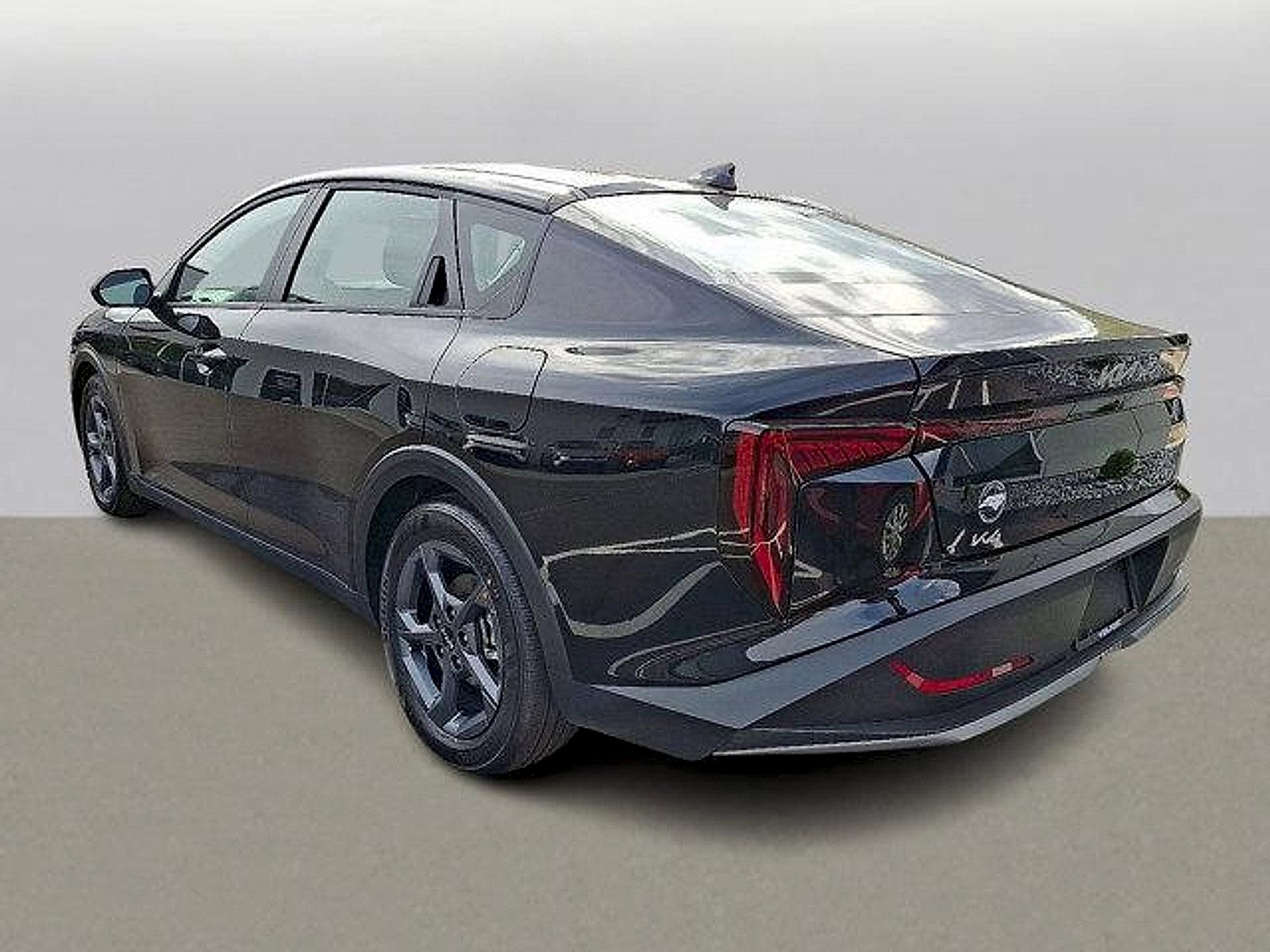 New 2025 Kia K4 LXS image 3