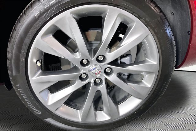 Used 2023 Buick Envision Avenir AWD/4WD image 30