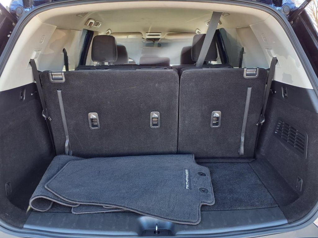 Used 2024 Nissan Pathfinder SV FWD image 28