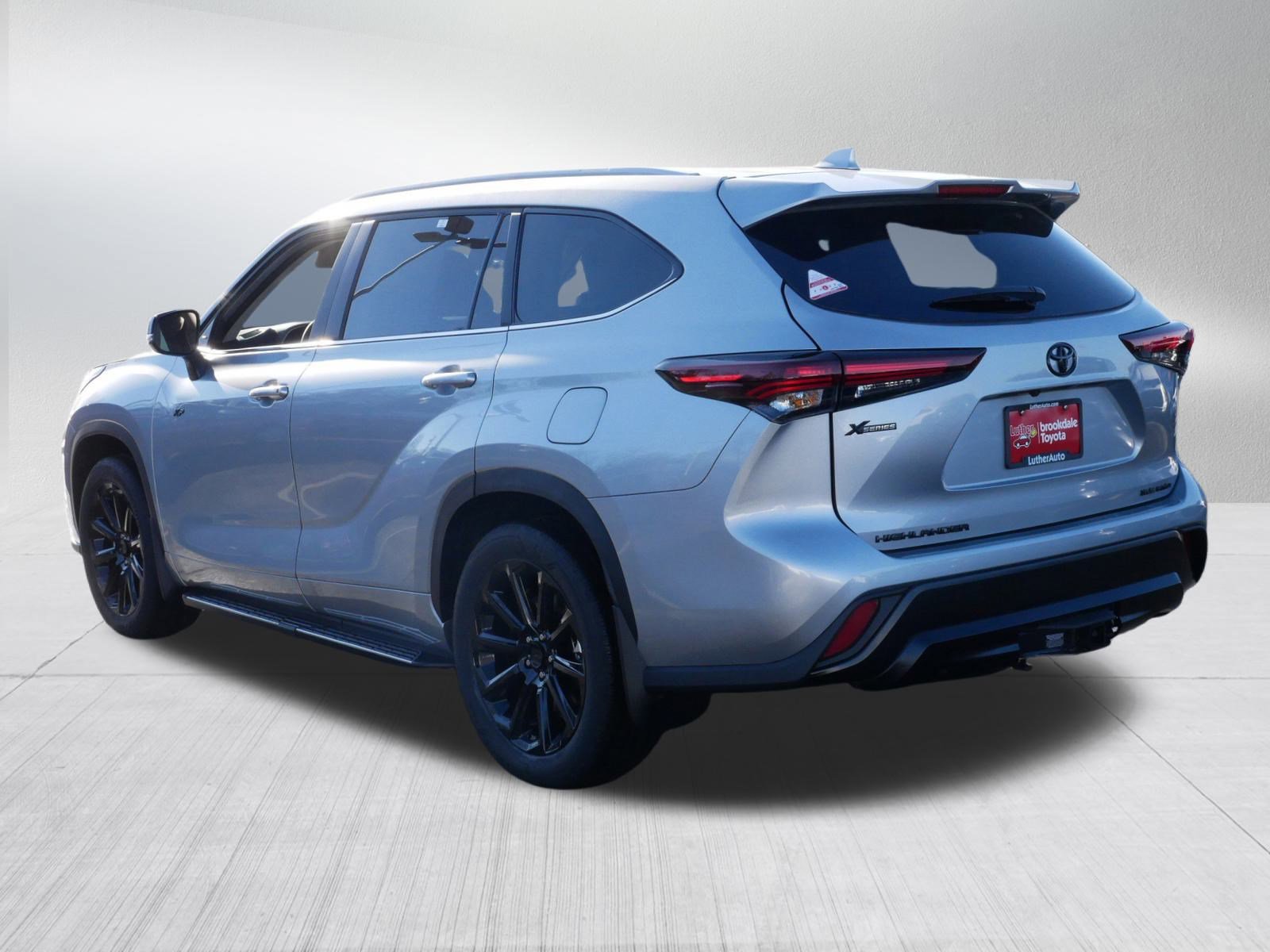 Certified 2025 Toyota Highlander XLE image 5