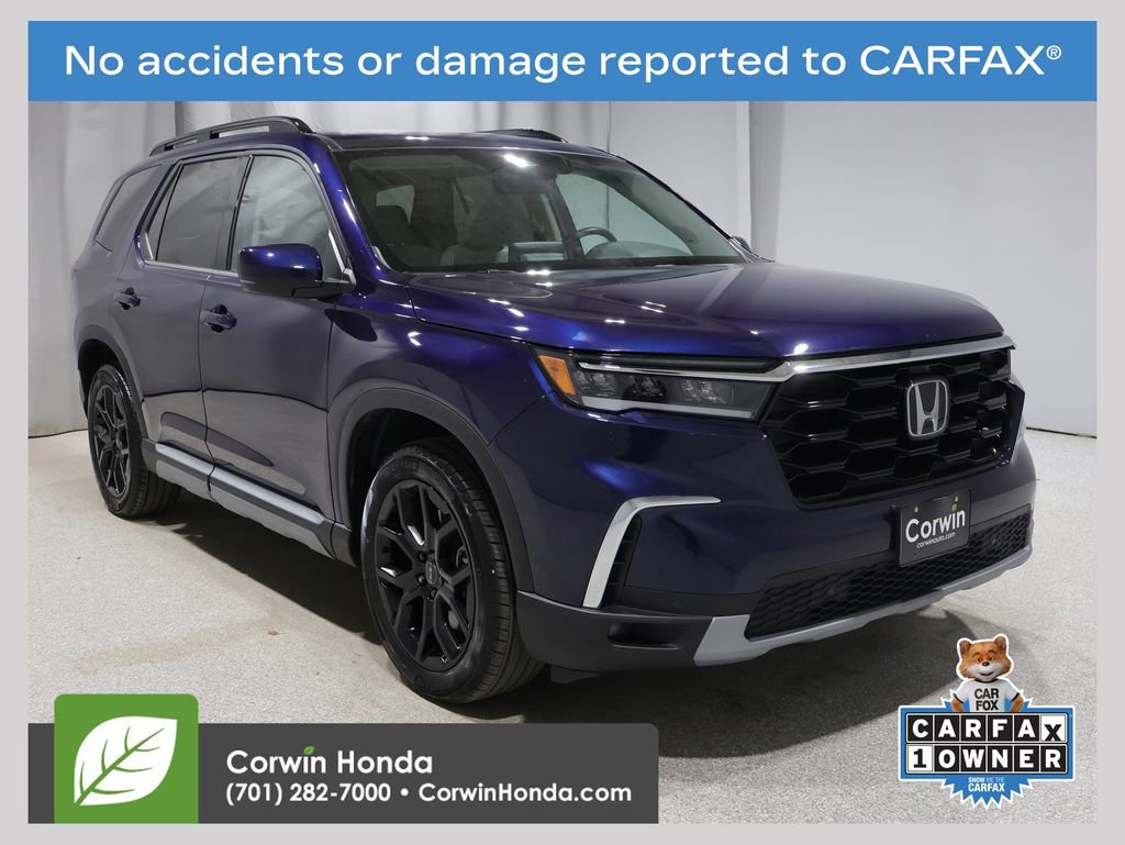 Used 2025 Honda Pilot Touring image 1