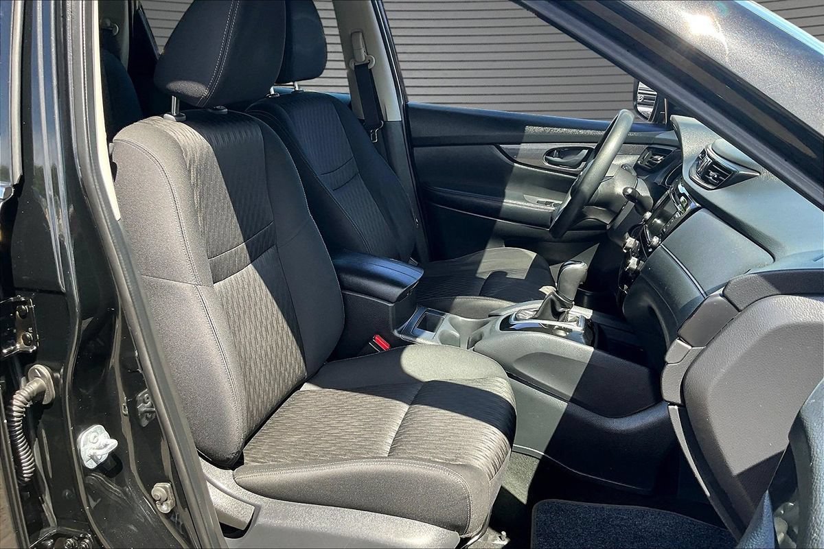 Used 2020 Nissan Rogue S FWD image 28