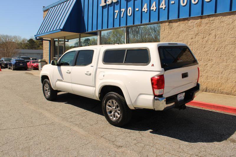 Used 2017 Toyota Tacoma SR5 w/ Tow Package image 3