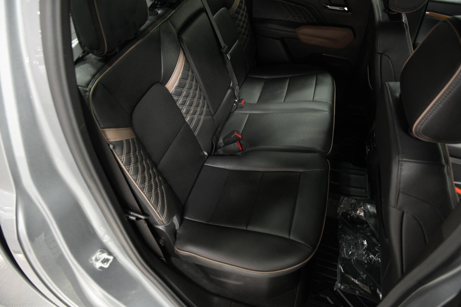 Used 2025 GMC Canyon Denali image 13