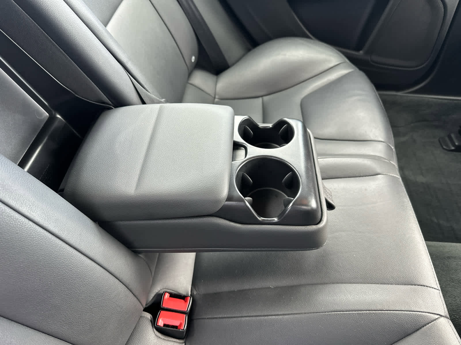 Used 2018 Volvo S60 T5 Inscription image 28