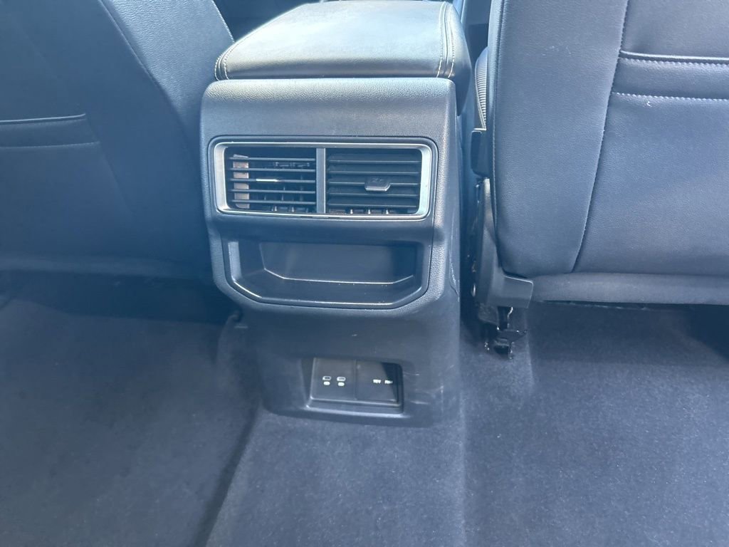 Used 2024 Volkswagen Atlas Cross Sport SE image 29