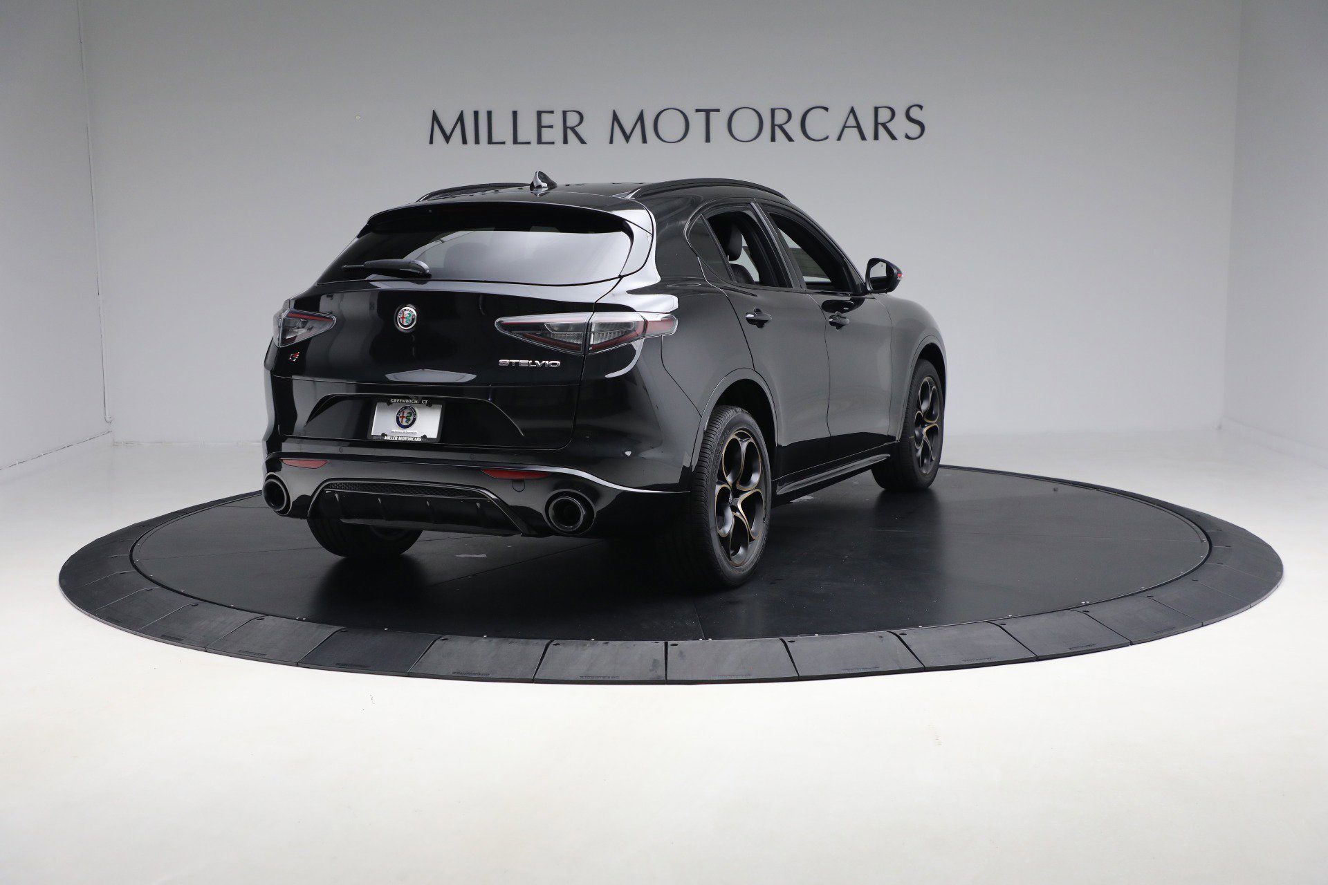 New 2025 Alfa Romeo Stelvio Sprint image 10