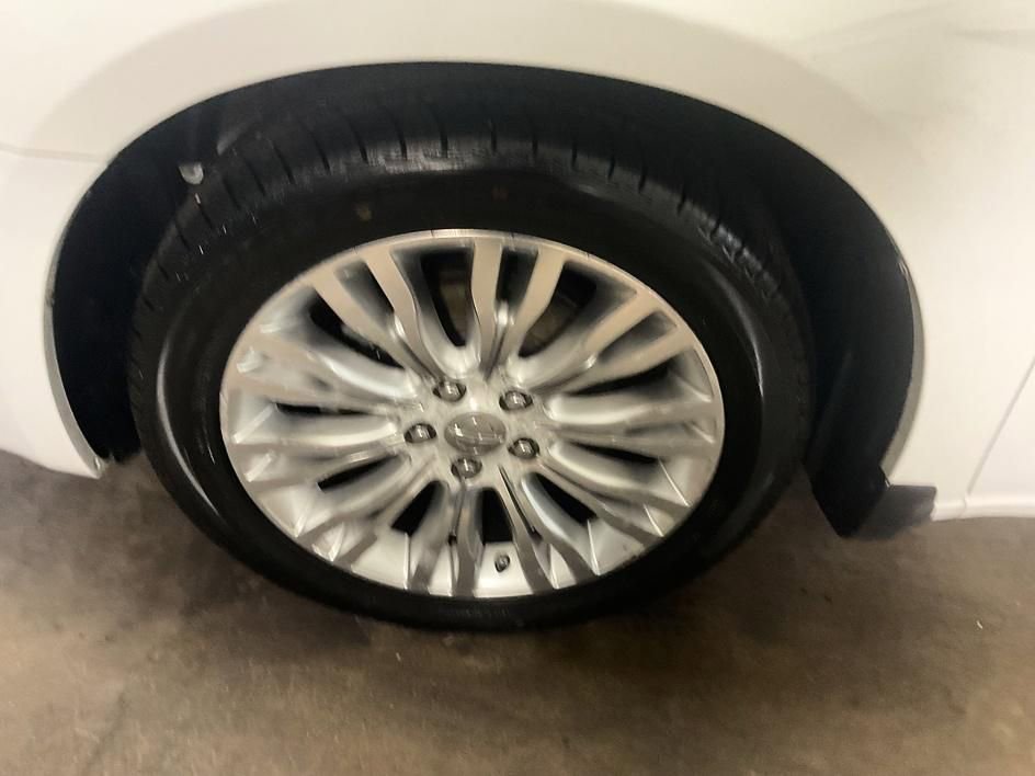 Used 2011 Chrysler 200 Limited FWD image 14