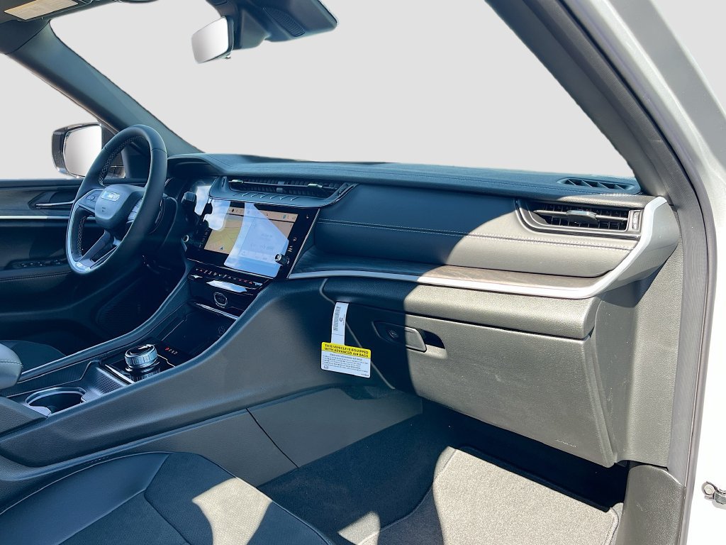 New 2026 Jeep Grand Cherokee Altitude RWD image 28
