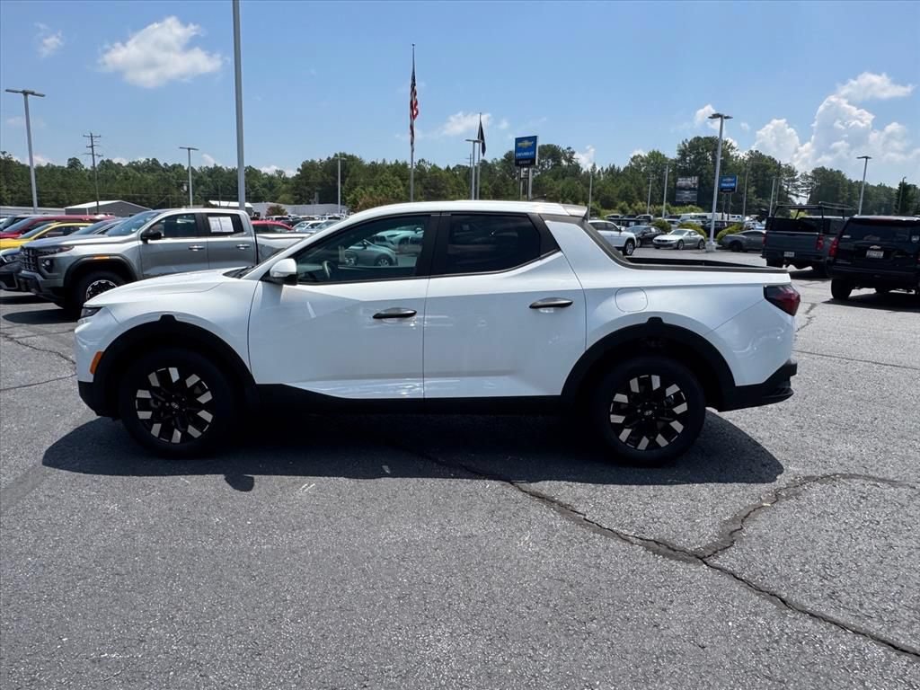 Used 2025 Hyundai Santa Cruz SE AWD/4WD image 6