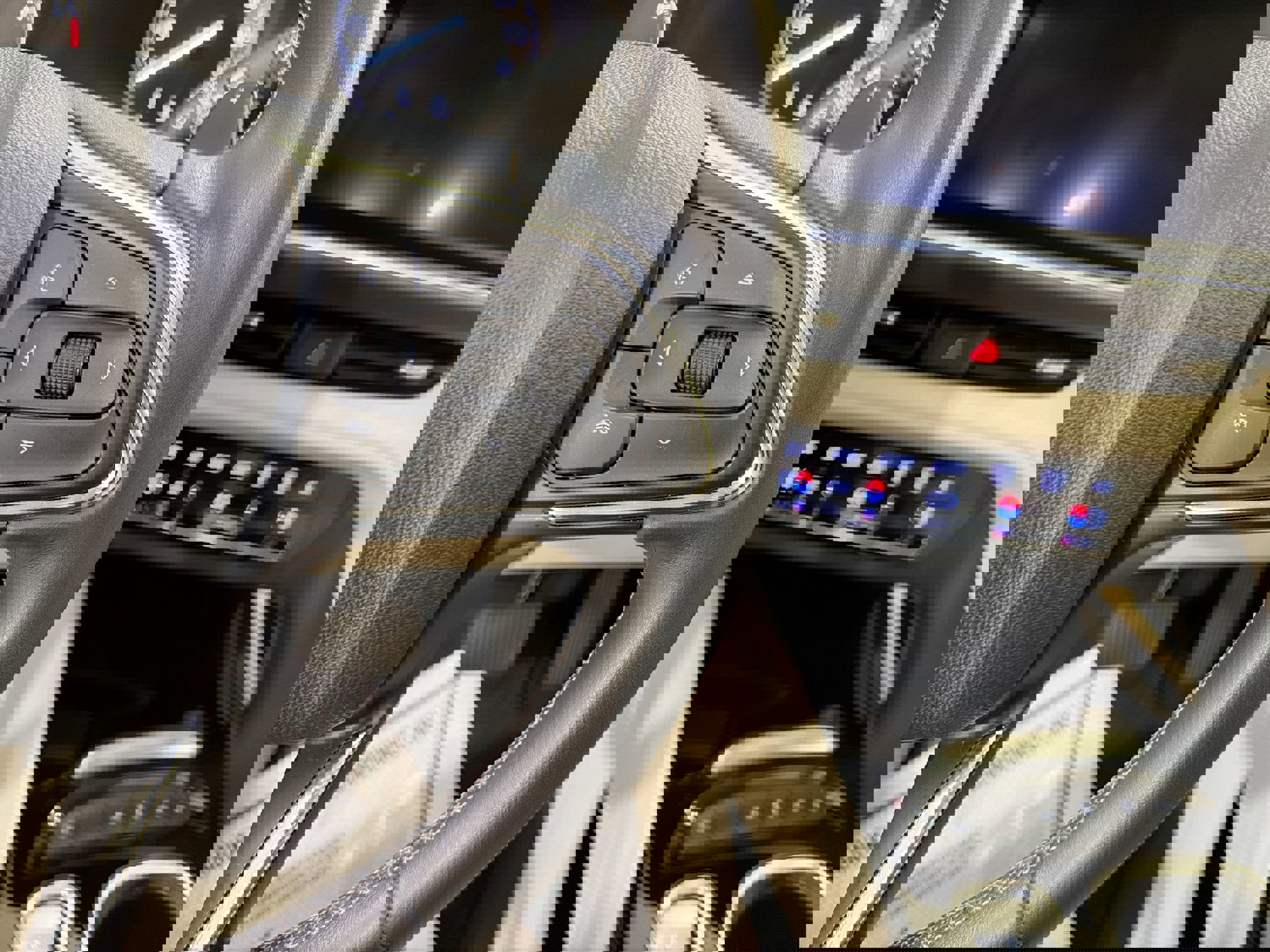 Used 2023 Buick Envision Avenir image 15