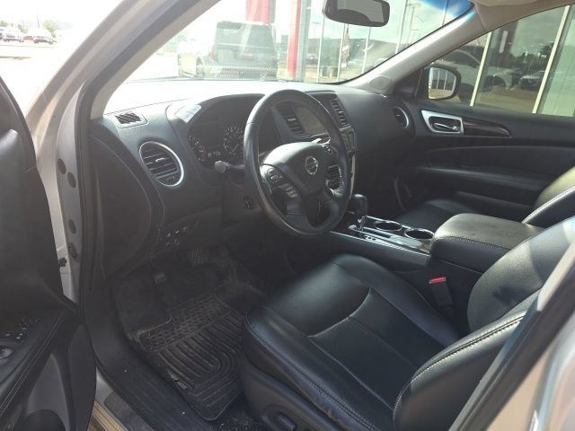 Used 2015 Nissan Pathfinder Platinum w/ Cargo Package FWD image 13