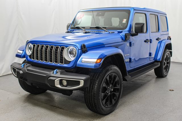Used 2024 Jeep Wrangler Unlimited Sahara w/ Safety Group AWD/4WD image 6