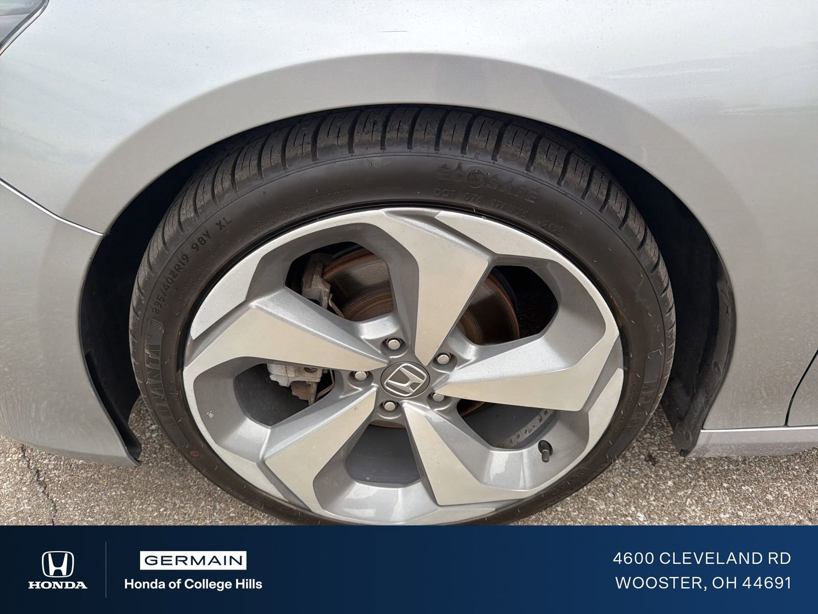 Used 2018 Honda Accord Touring image 12