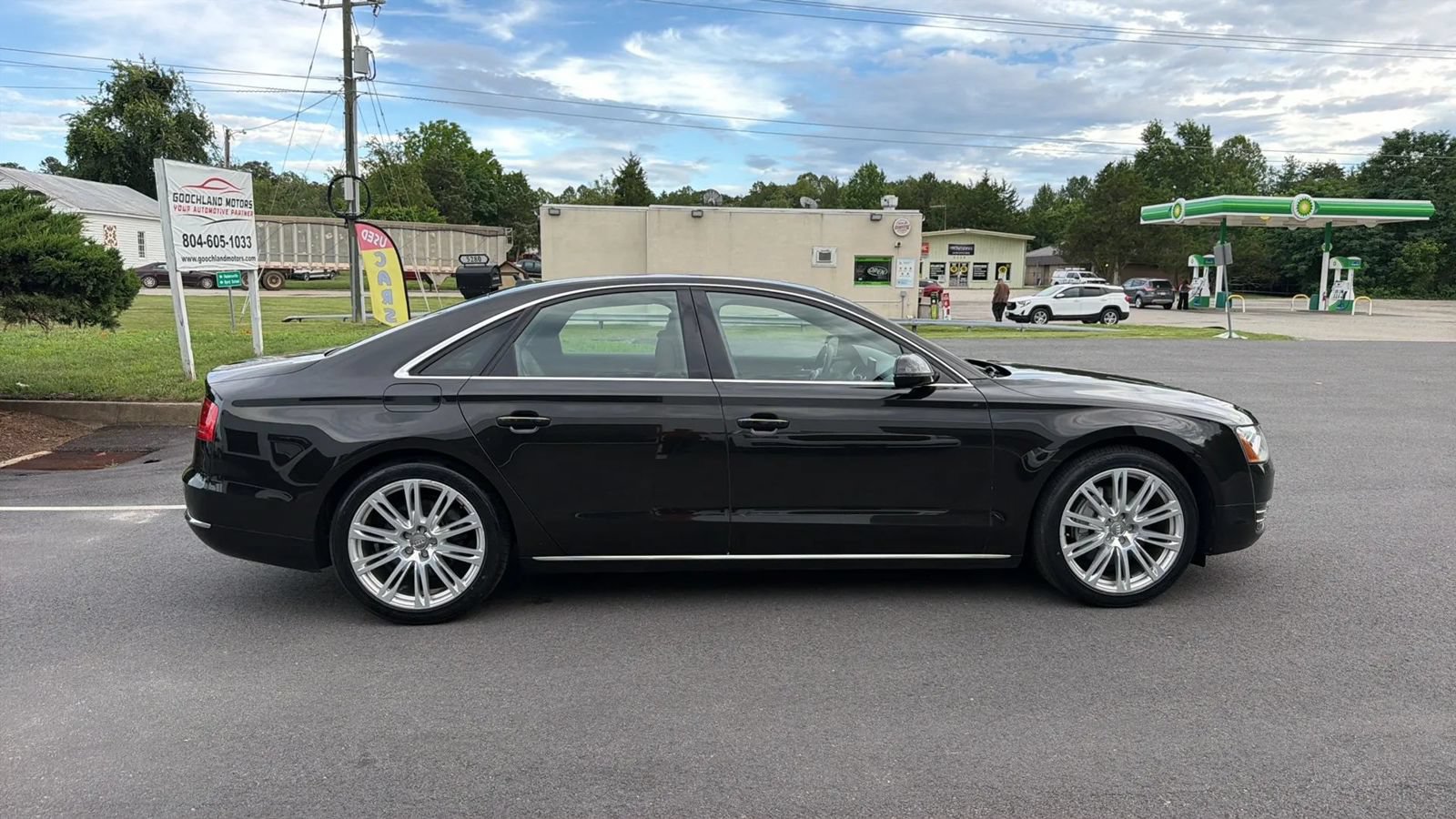 Used 2013 Audi A8 3.0T w/ Convenience Pkg AWD/4WD image 8