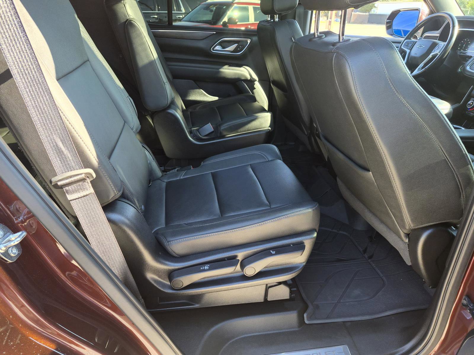 Used 2022 Chevrolet Tahoe Z71 w/ Luxury Package AWD/4WD image 12