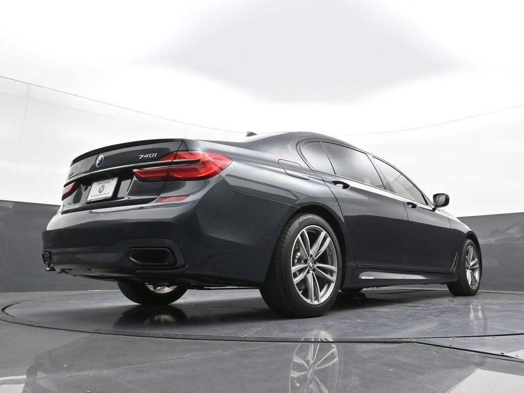 Used 2019 BMW 740i xDrive w/ Executive Package AWD/4WD image 28