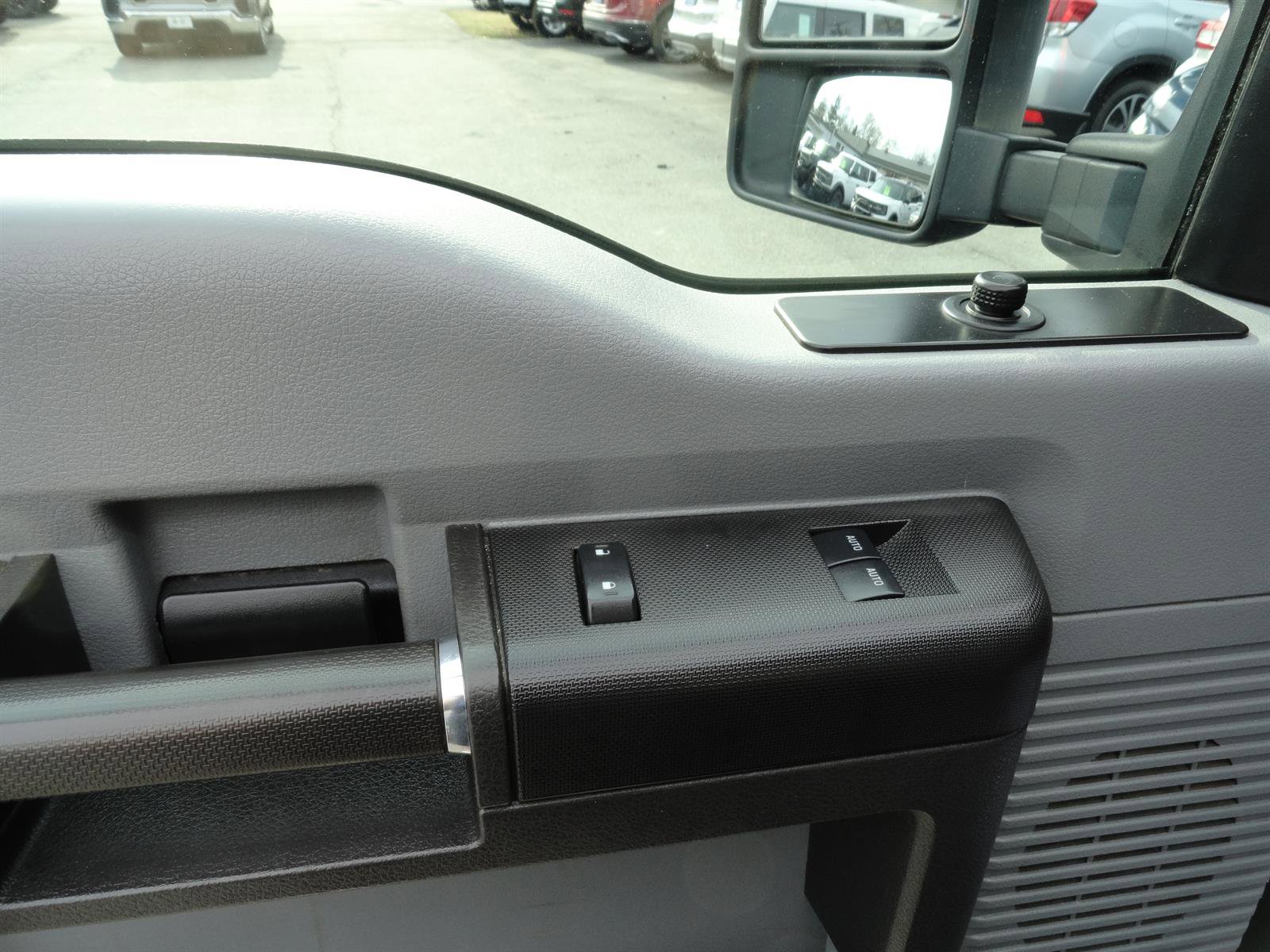 Used 2015 Ford F250 XL w/ Power Equipment Group image 9