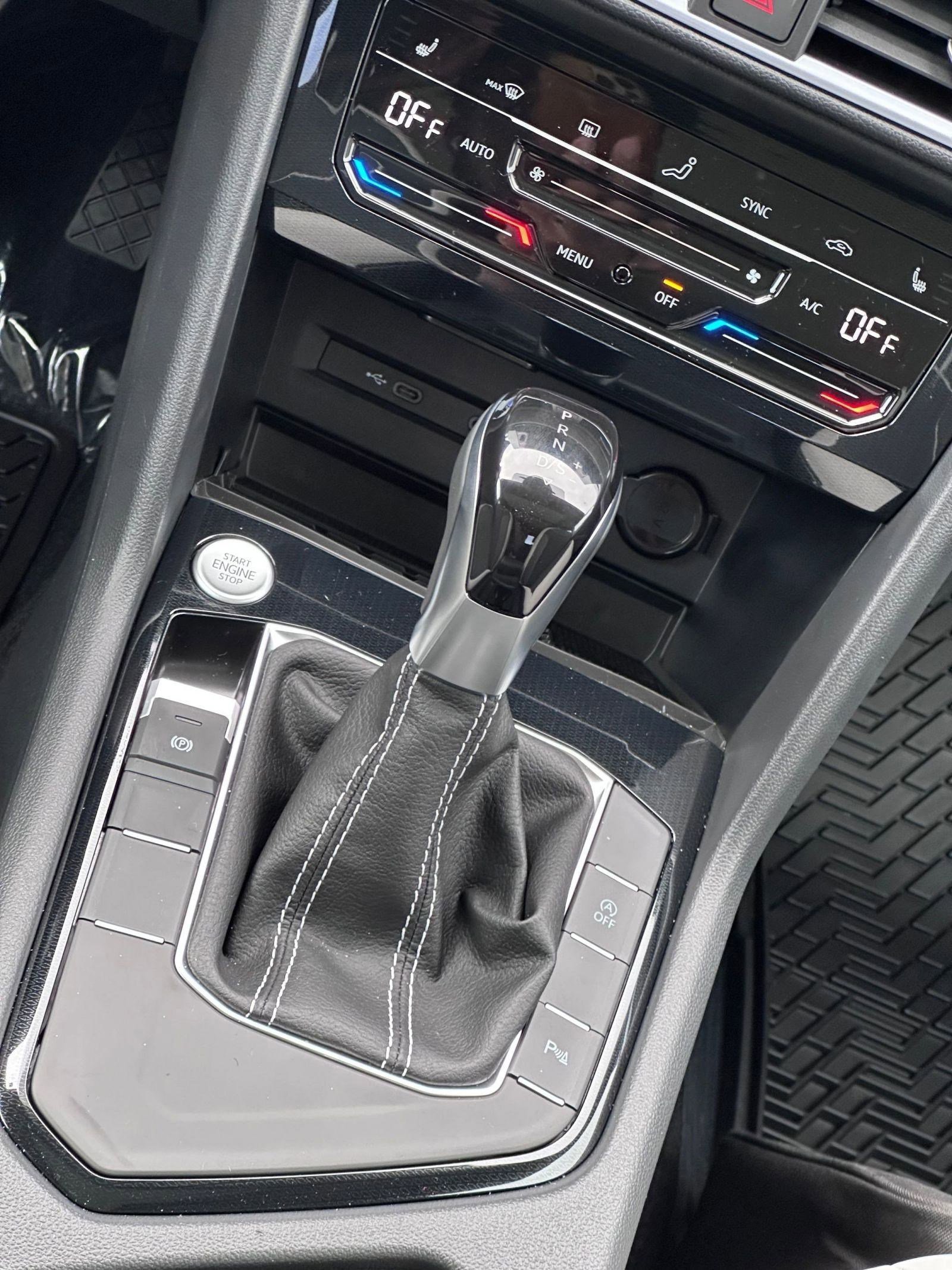 New 2026 Volkswagen Taos SE image 17