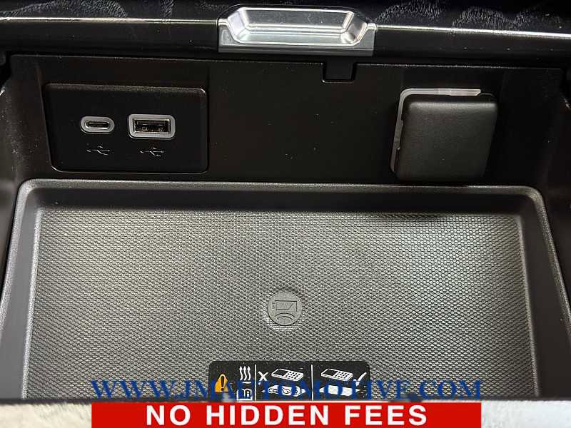 Used 2022 GMC Yukon XL Denali w/ Denali Premium Package image 40