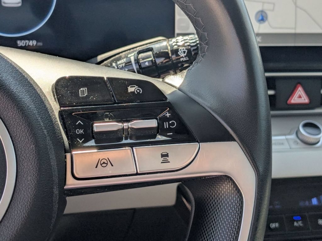Used 2025 Hyundai Elantra Limited FWD image 18