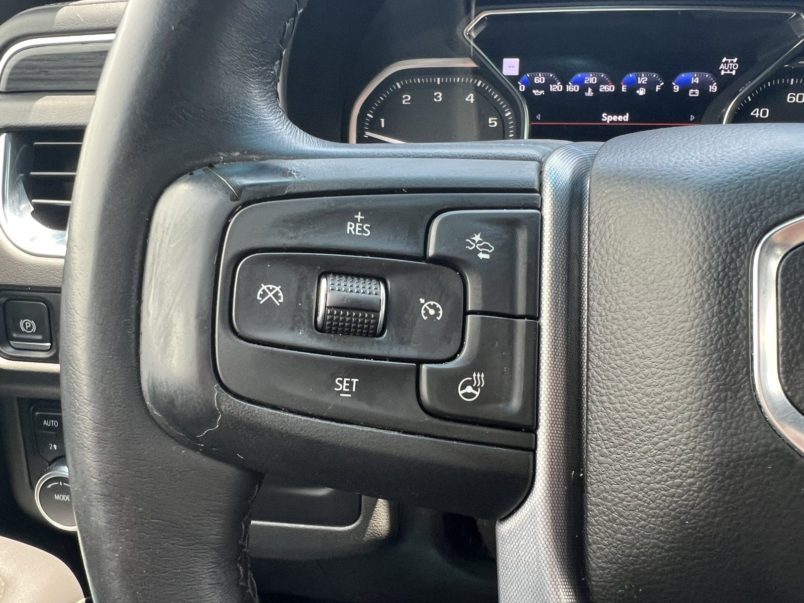 Used 2021 GMC Yukon XL SLT w/ SLT Premium Package AWD/4WD image 27