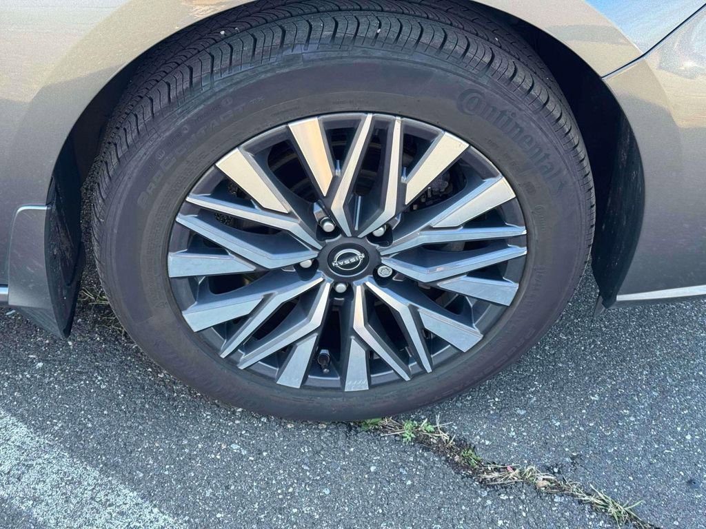 Used 2023 Nissan Altima 2.5 SV image 9