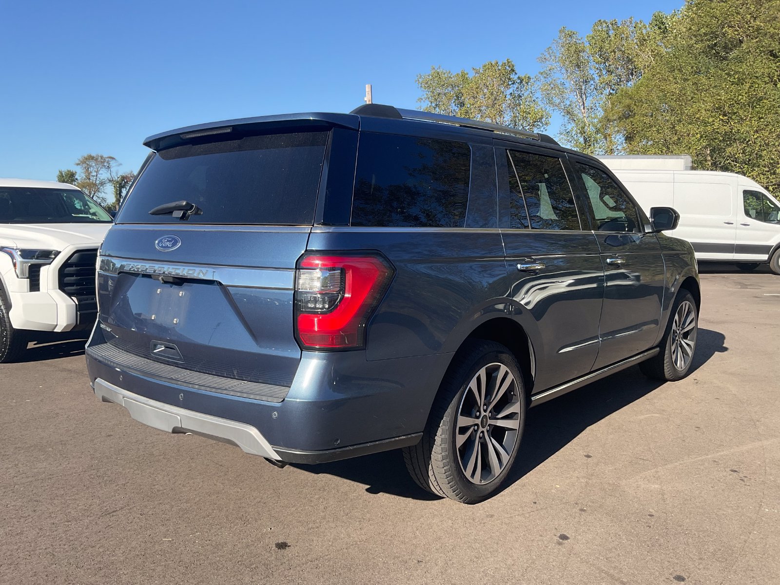 Used 2020 Ford Expedition Limited w/ Equipment Group 302A RWD image 4