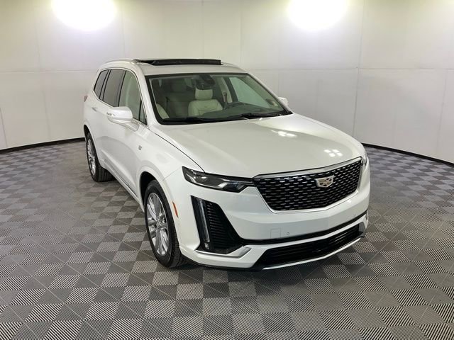 Certified 2022 Cadillac XT6 Premium Luxury w/ Technology Package image 3