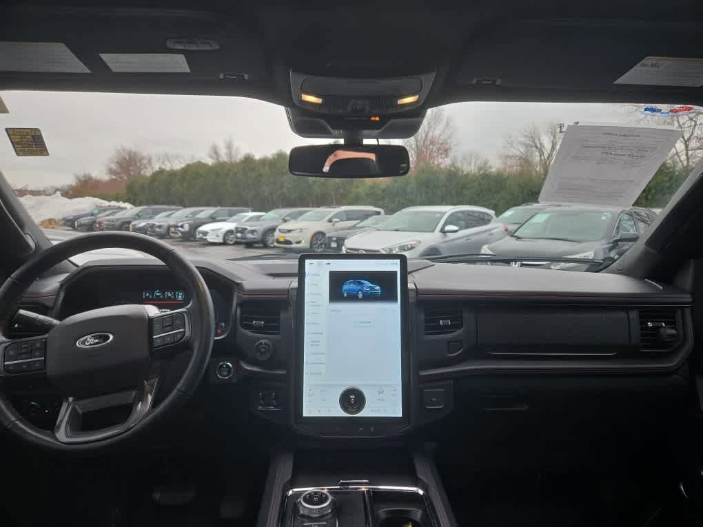 Used 2023 Ford Expedition Limited image 11
