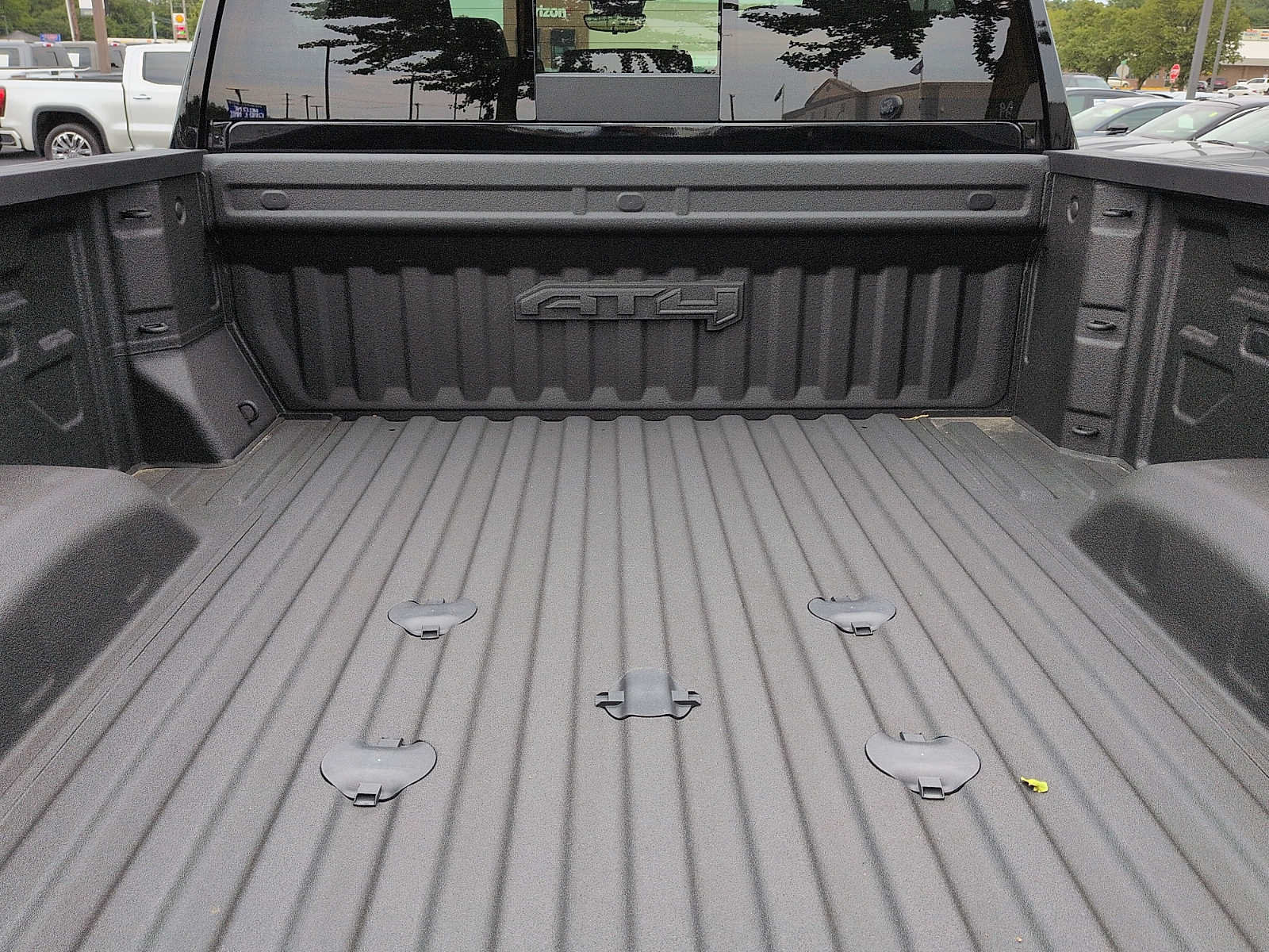 Used 2024 GMC Sierra 2500 AT4 w/ AT4 Premium Plus Package AWD/4WD image 12