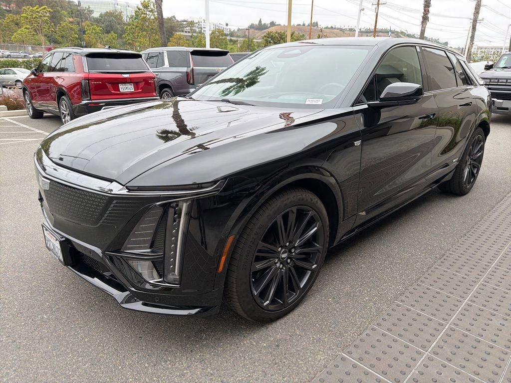 Used 2026 Cadillac Lyriq V AWD/4WD image 3