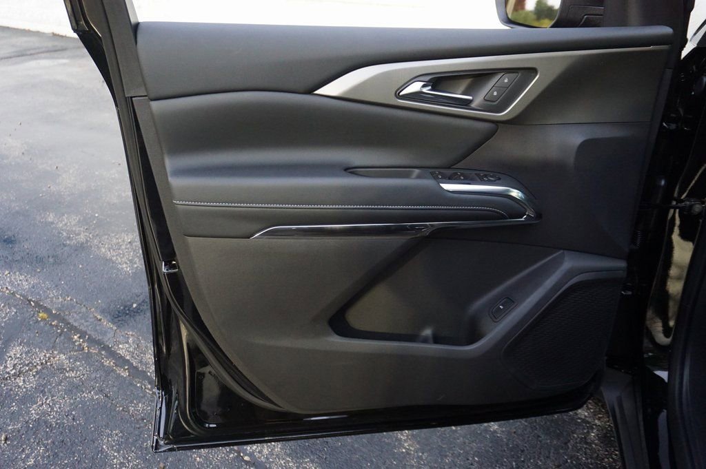 New 2026 Chevrolet Traverse LT w/ Driver Confidence Package image 24