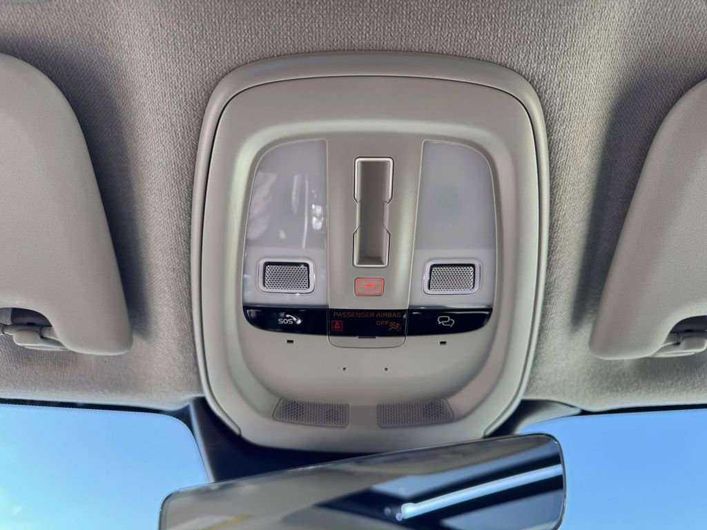 Certified 2026 Volvo XC40 B5 Plus w/ Protection Package Premier image 30