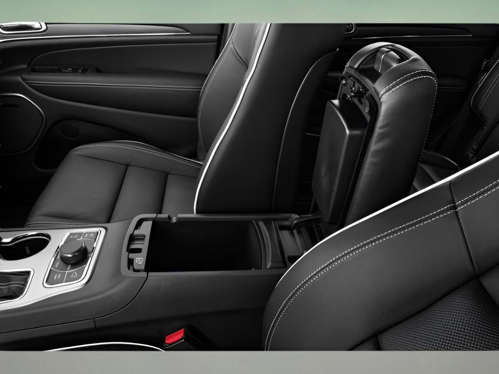 Used 2019 Jeep Grand Cherokee Overland image 17