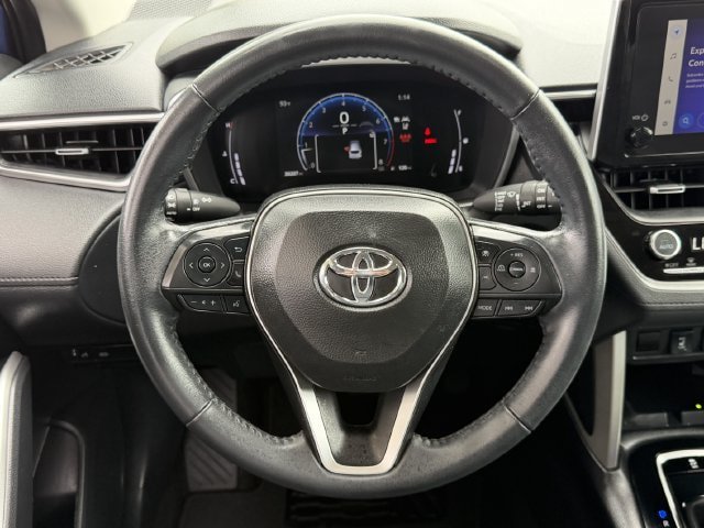 Used 2024 Toyota Corolla Cross XLE w/ Convenience Package FWD image 12