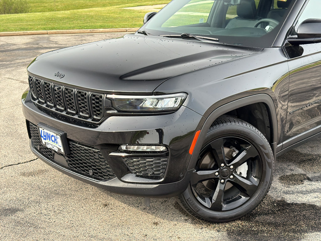 Used 2025 Jeep Grand Cherokee Limited w/ Luxury Tech Group II AWD/4WD image 8