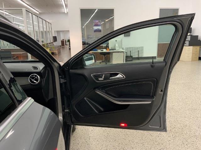 Used 2018 Mercedes-Benz GLA 250 4MATIC image 30