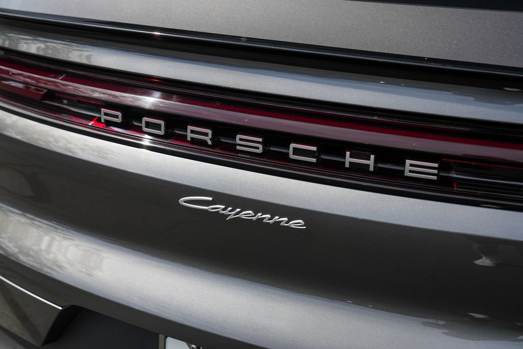 Certified 2026 Porsche Cayenne Coupe AWD/4WD image 16
