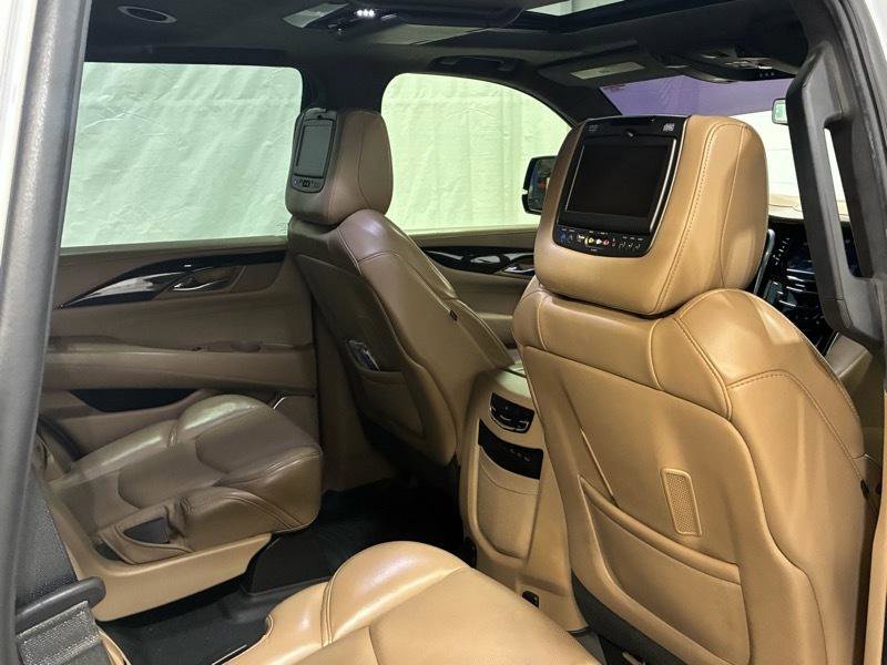 Used 2018 Cadillac Escalade Platinum AWD/4WD image 22