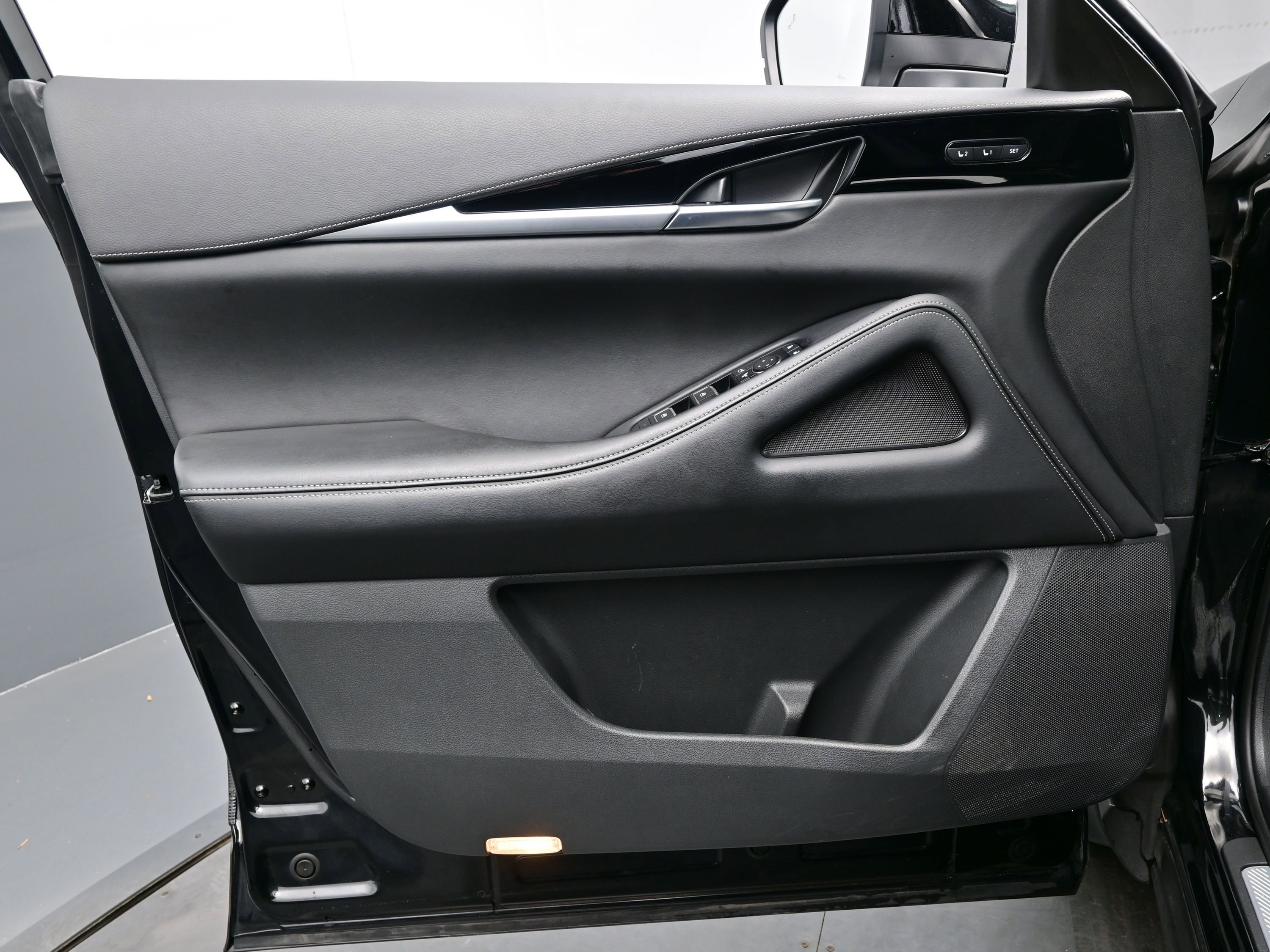 Used 2024 INFINITI QX60 Pure image 9