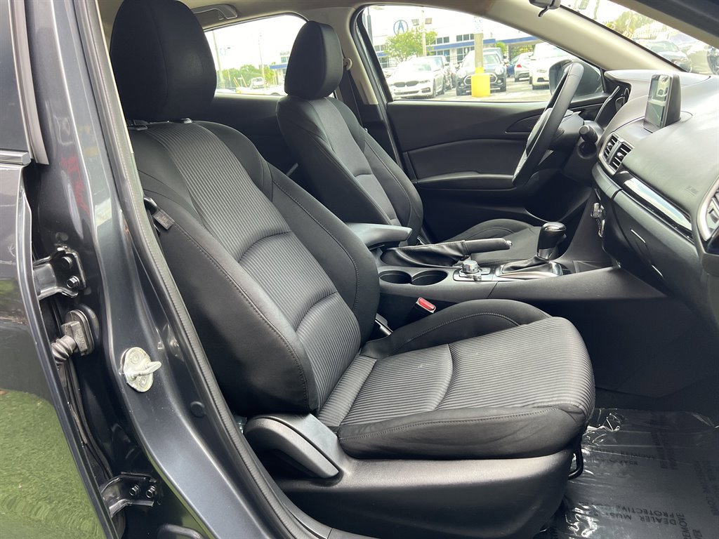 Used 2015 MAZDA MAZDA3 i Touring w/ Technology Package image 18